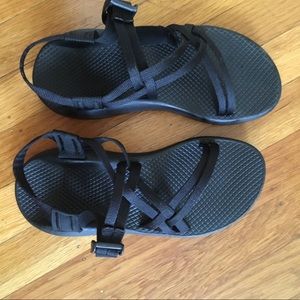 Chaco Black Modern Sandals / Flip-flops
